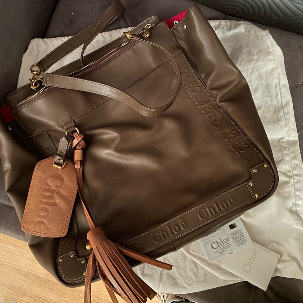 Chloe shopper bag bought in Milan comes with authentic card and duster bag.
